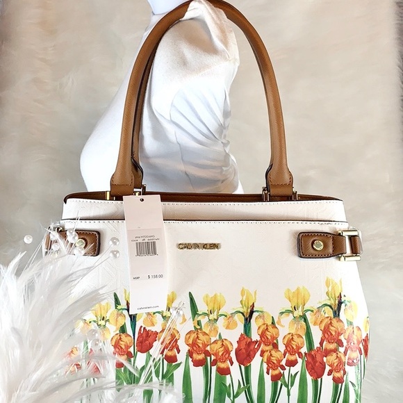 Calvin Klein Handbags - 🧡New Calvin Klein 🧡 Daffodil White Shoulder bag